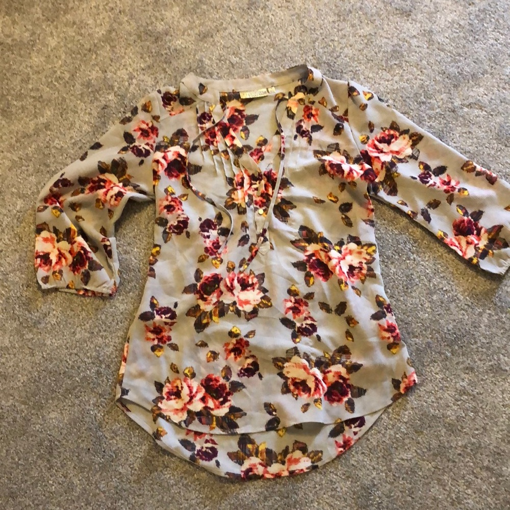 🌺Floral blouse 🌸
